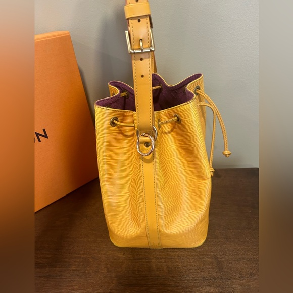 Louis Vuitton Vintage Yellow Epi Leather Noe GM Drawstring Bucket Shoulder Bag - Picture 14 of 14